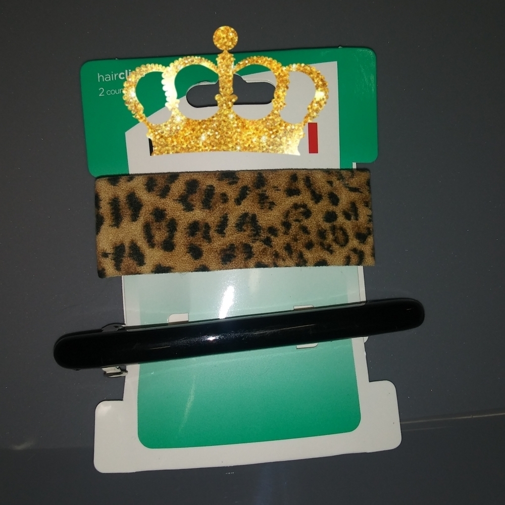 2 Hair Clips